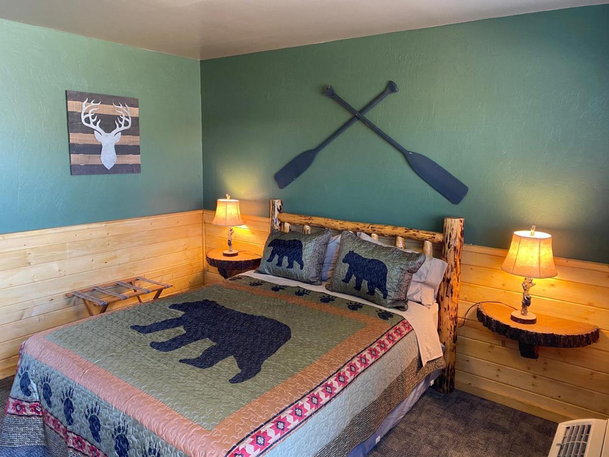 The Fishing Bear Lodge 阿什顿 外观 照片