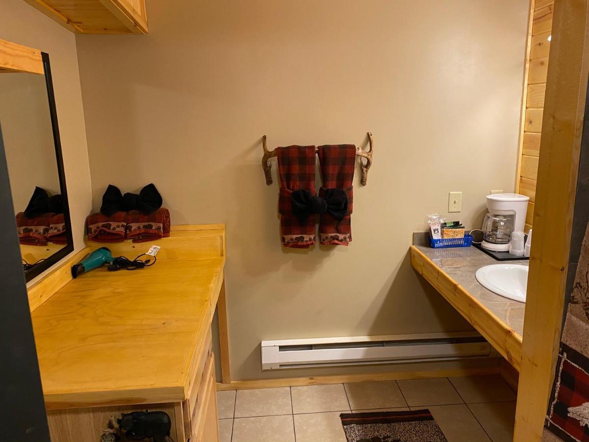 The Fishing Bear Lodge 阿什顿 外观 照片