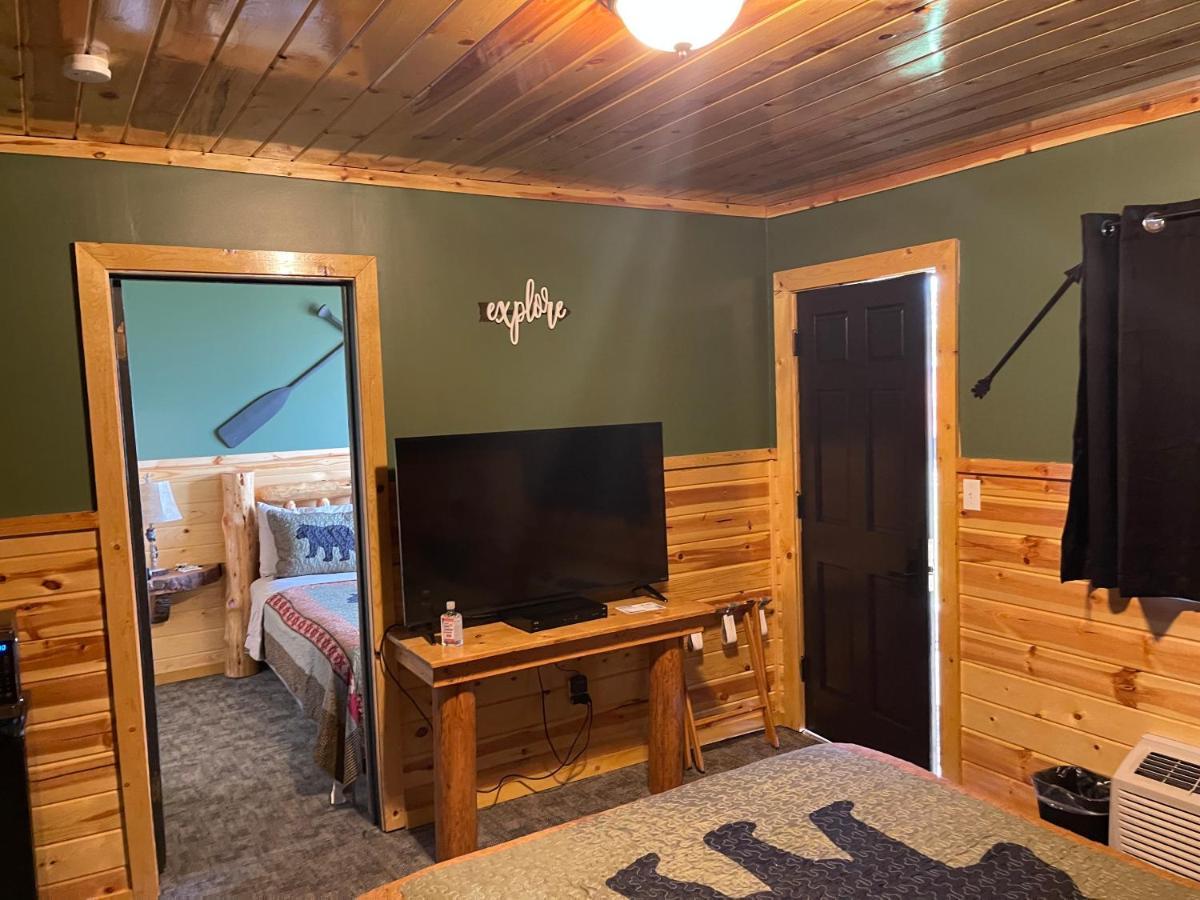 The Fishing Bear Lodge 阿什顿 外观 照片