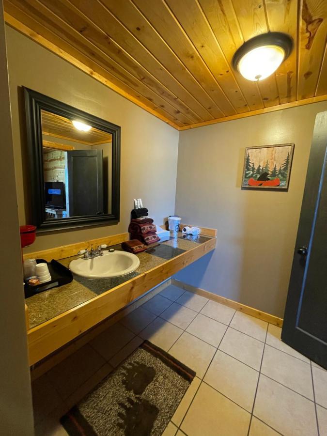 The Fishing Bear Lodge 阿什顿 外观 照片