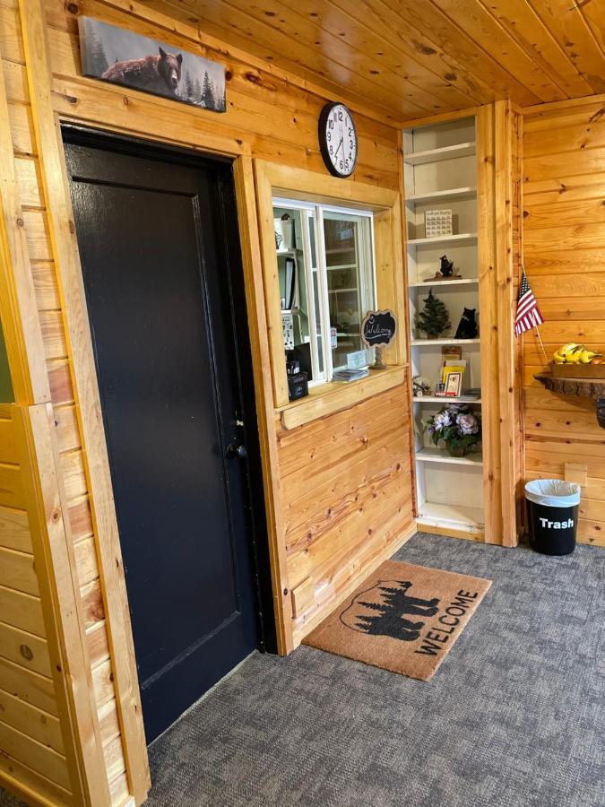 The Fishing Bear Lodge 阿什顿 外观 照片